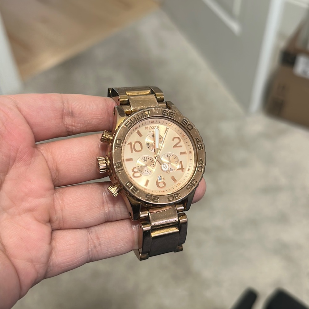 NIXON 42-20 rose gold
